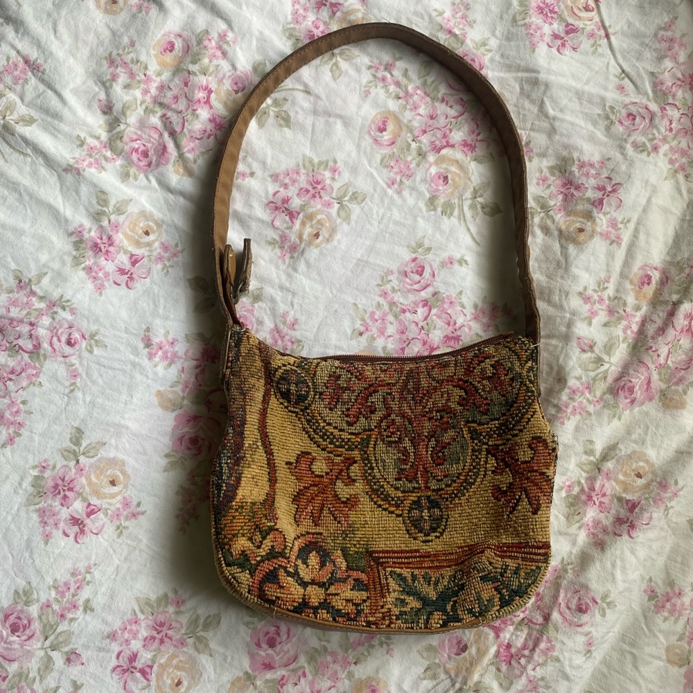 Fossil Tapestry Shoulder Bag in Brown, Red, Green - Picture 2 of 5